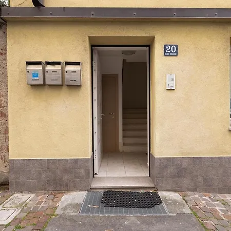 Free Netflix & Wifi Cozy Private Muraglione Триест